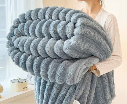 SweepSleep® SnugCloud Blanket