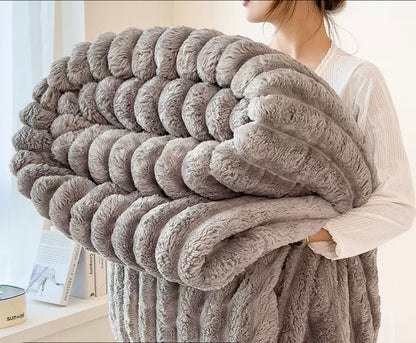 SweepSleep® SnugCloud Blanket